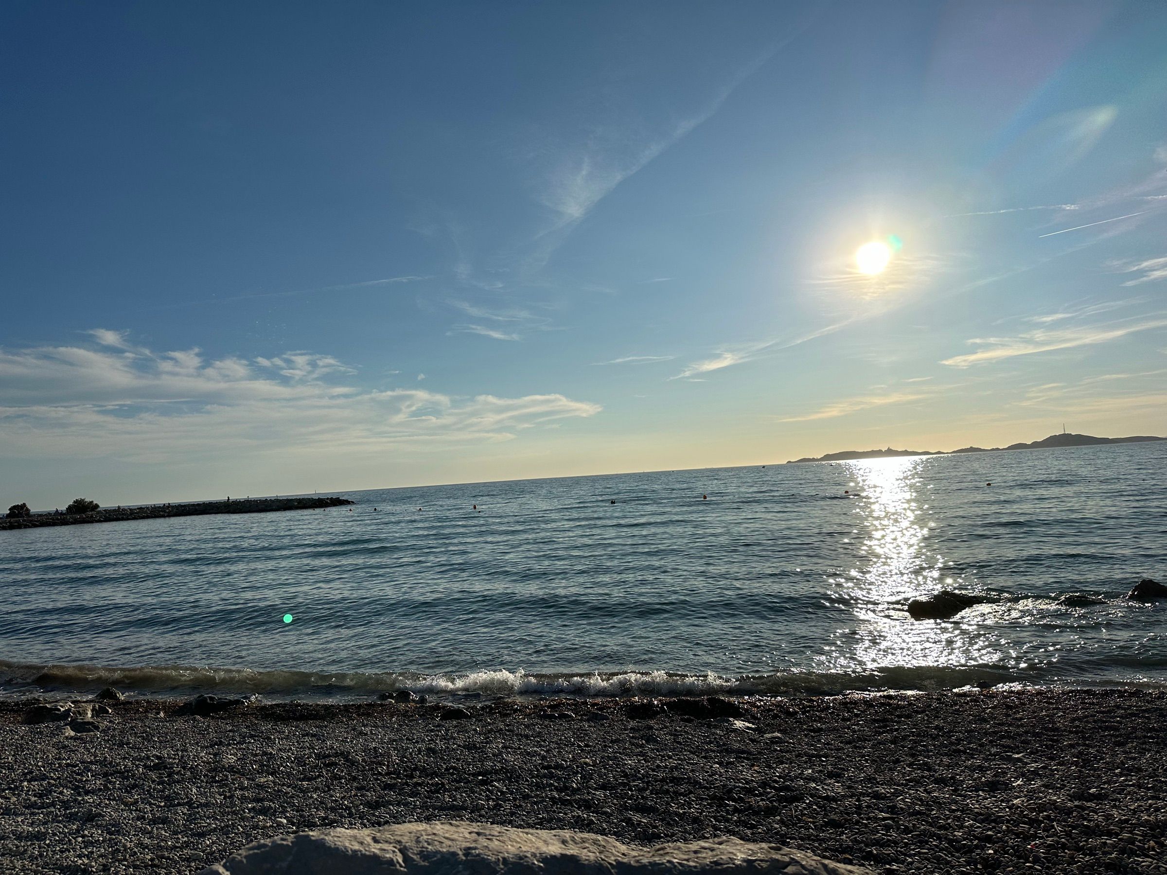 Zalazak sunca nad stijenama
